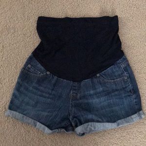 NWOT Jean maternity shorts!